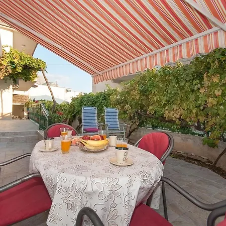 Apartment Neda Omiš